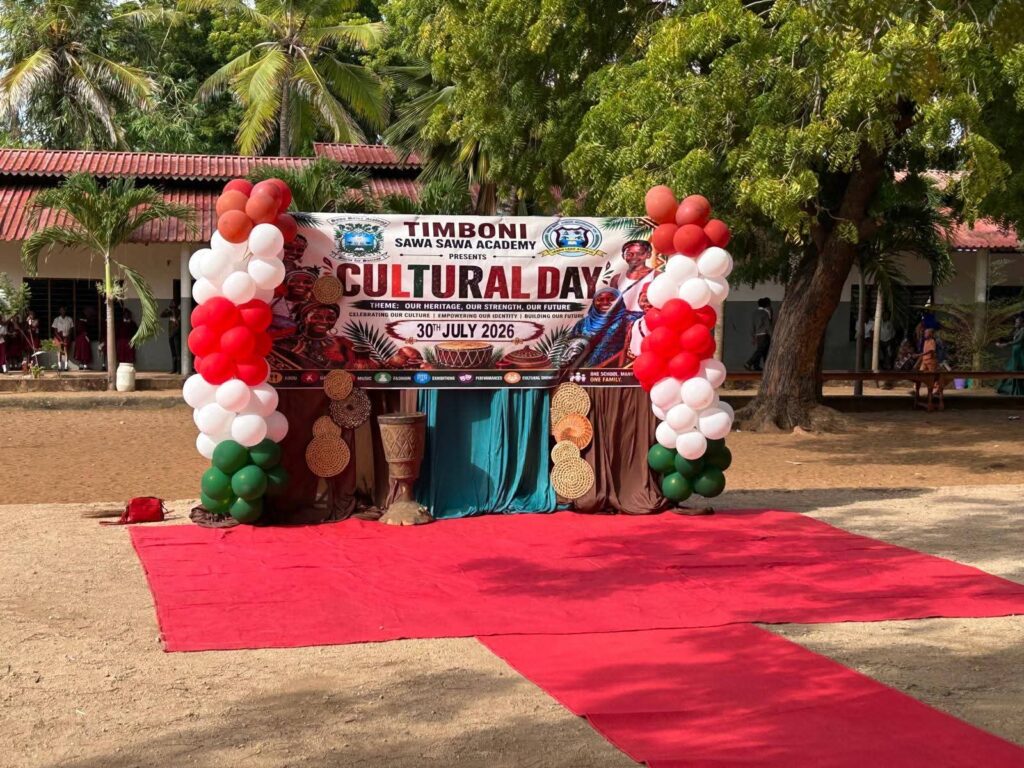 Il palco allestito per il Cultural Day della Timboni Sawa Sawa Academy