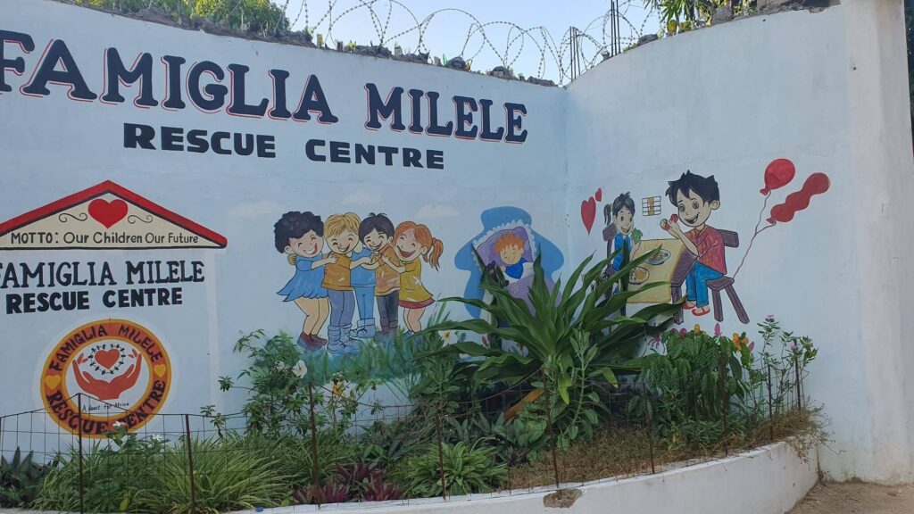 L'ingresso del Famiglia Milele Rescue Centre